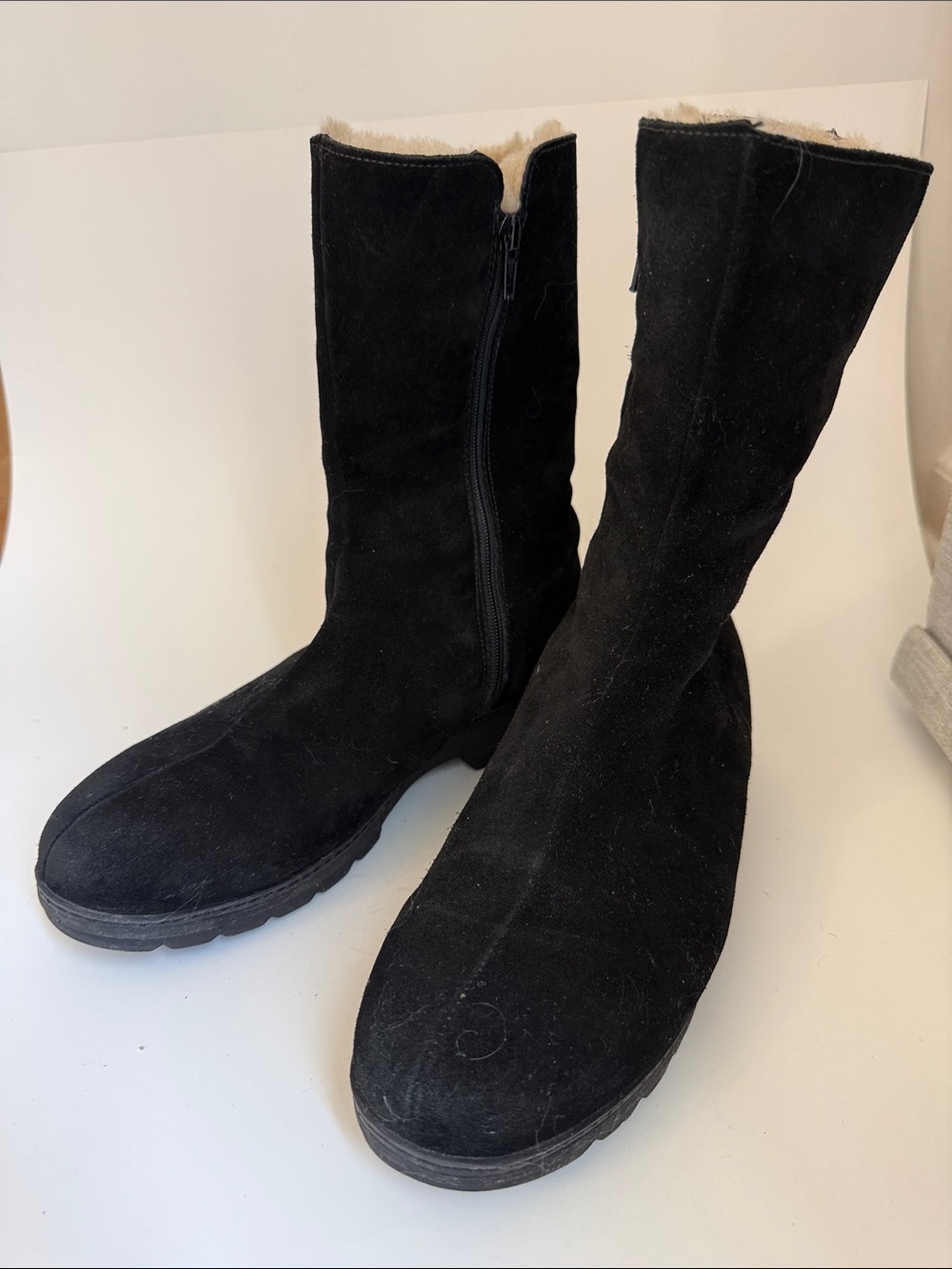 La CANADIENNE Black Suede Mid-Calf Shearling-Lined Boots